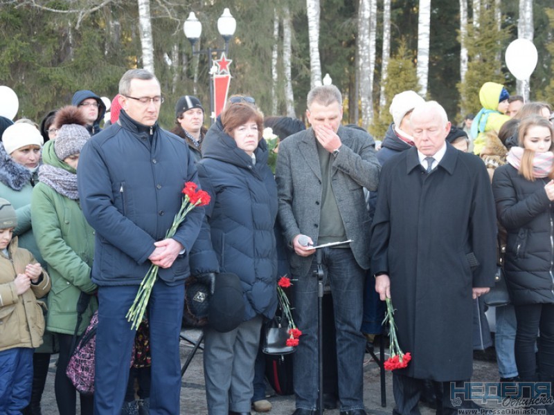 Обнинцы почтили память погибших при пожаре в Кемерове